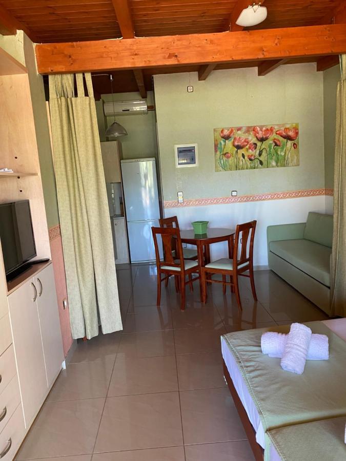Village Dimopoulos Rodhodhafni Bagian luar foto